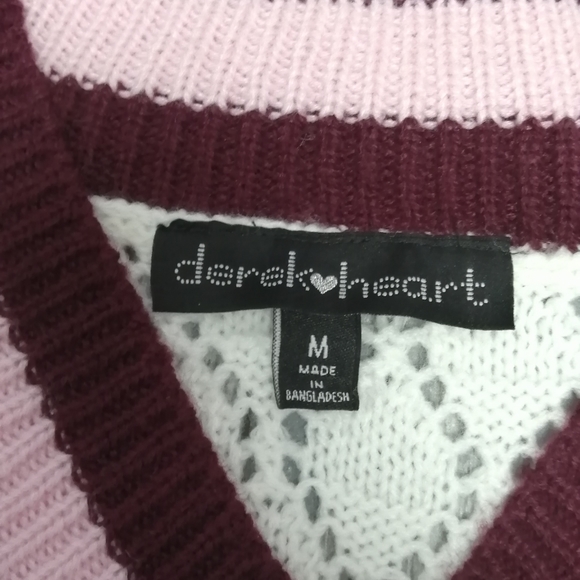 Derek Heart ❤️ Open Knit V-Neck Sweater (Medium) - Picture 6 of 7